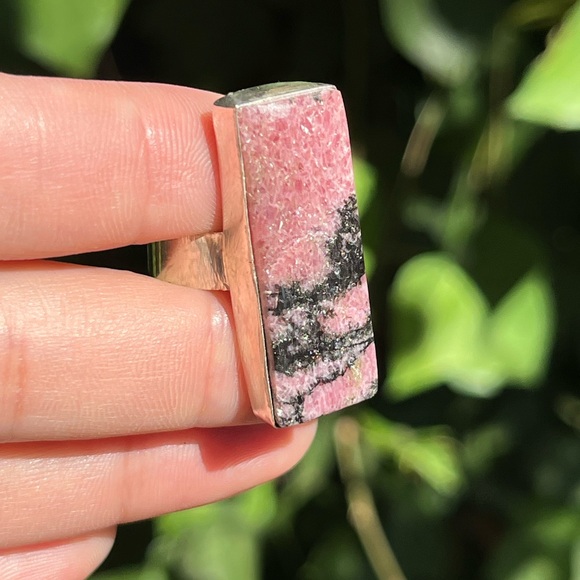 Size 8.5 925 silver plated‎ rhodonite rectangular ring - Picture 6 of 9